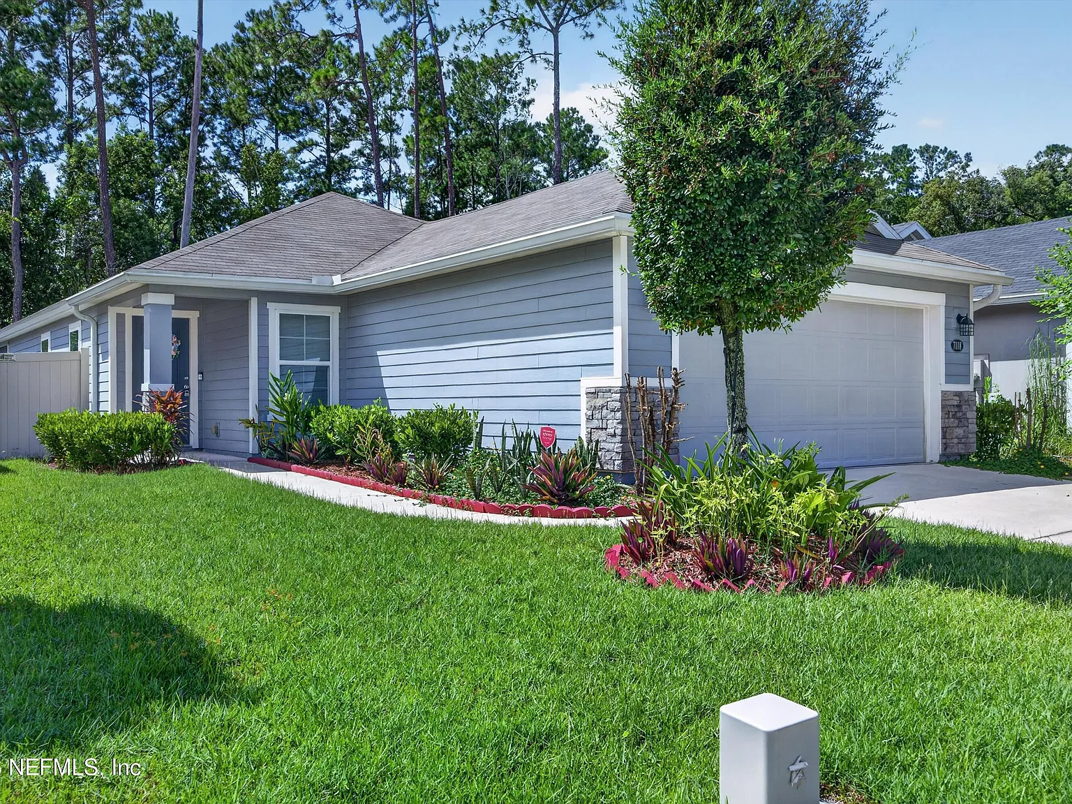 3 bed, 2.0 bath, 1352 sqft, $1,965 — Photo 4
