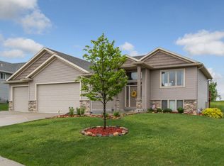 4647 Summit Pointe Pl NW, Rochester, MN 55901