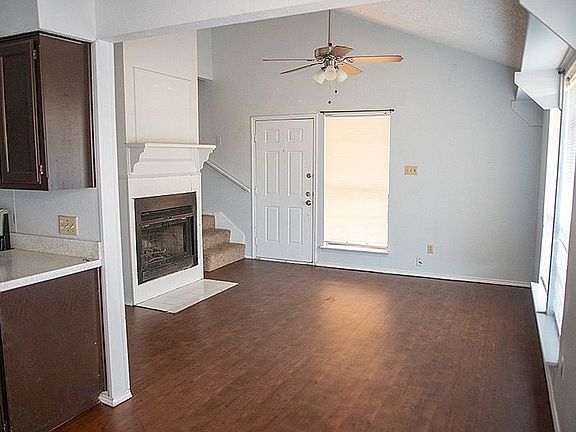 5th image of 118 Peachtree Ct APT C