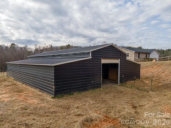 4th image of 7400 Corn Hill Rd