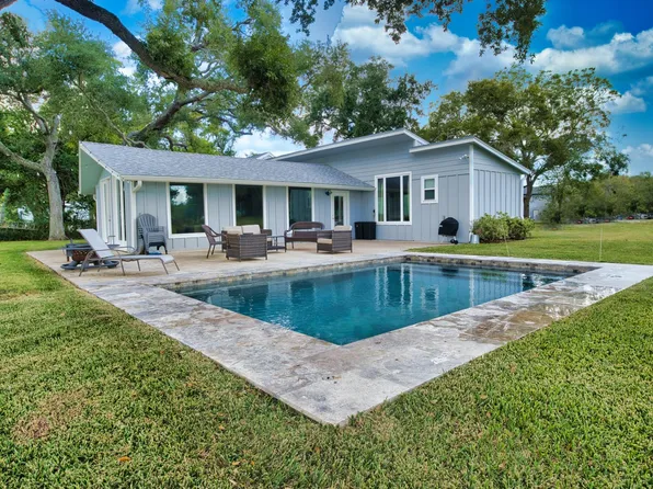 1288 County Road 297, Sargent, TX 77414