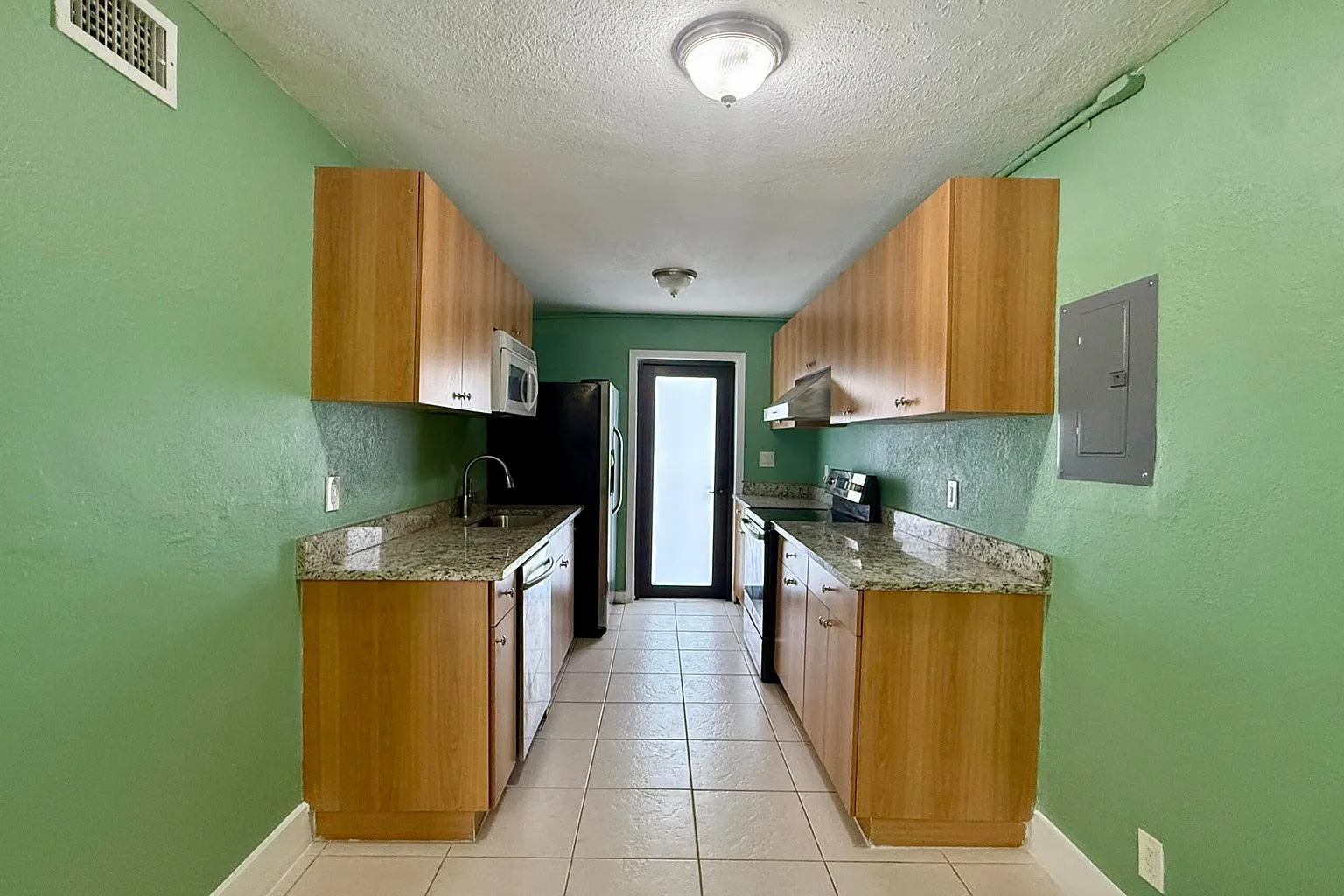 4729 Myrtle Lane — Photo 3