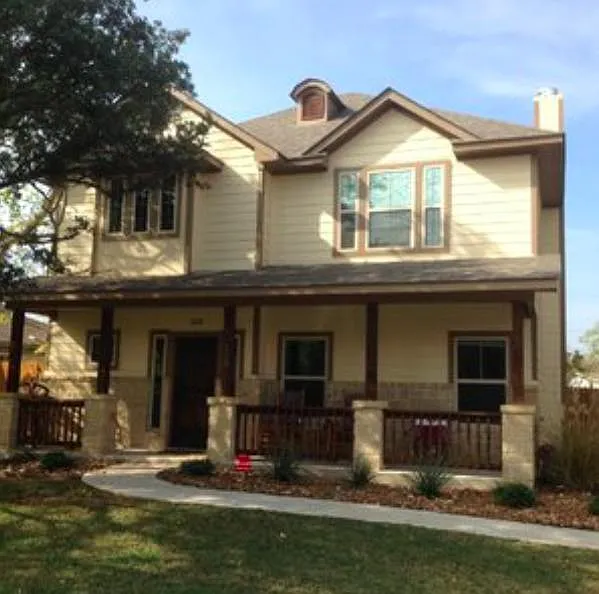 4 bed, 4.5 bath, 1978 sqft, $4,000 — Photo 2