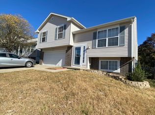 16478 Erskine St, Omaha, NE 68116