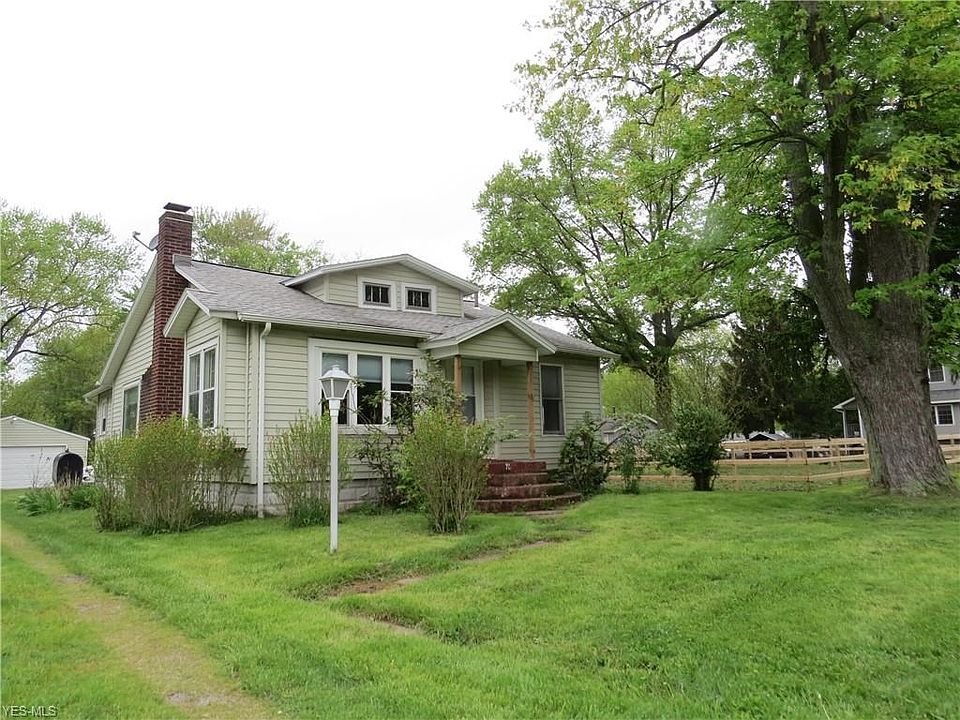 2nd image of 2722 S Canfield Niles Rd