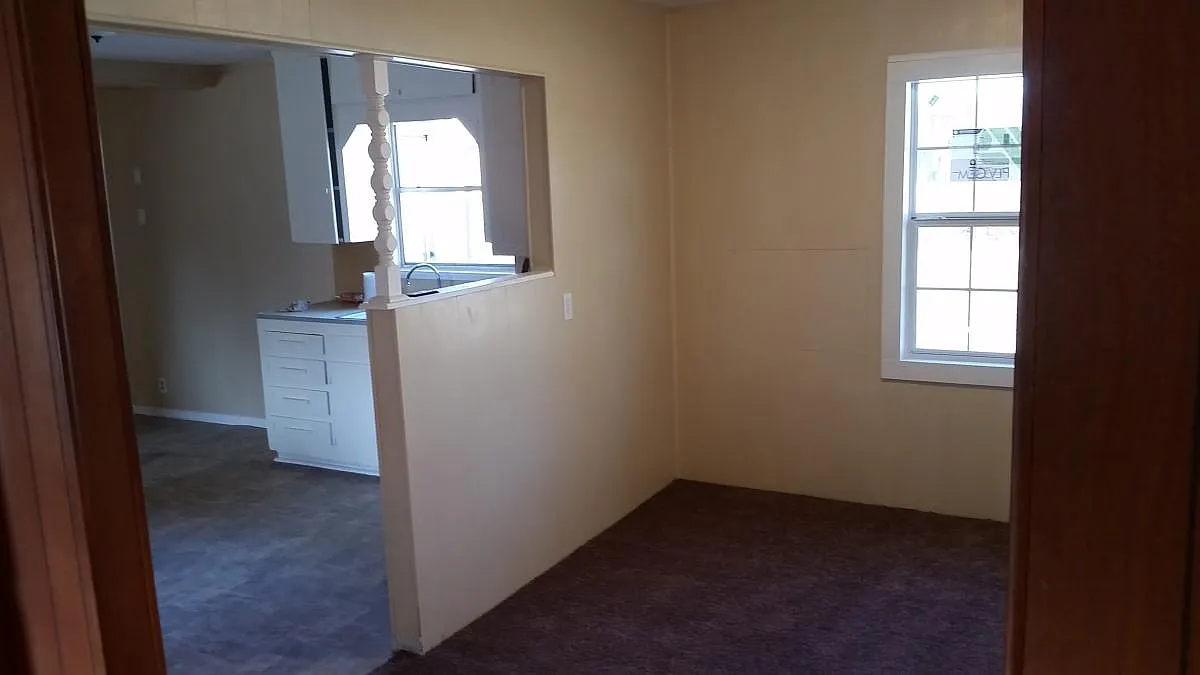 3 bed, 1216 sqft, $1,150 — Photo 2
