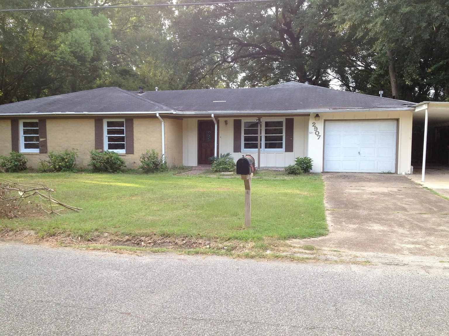 2907 Pecan Ave — Photo 1