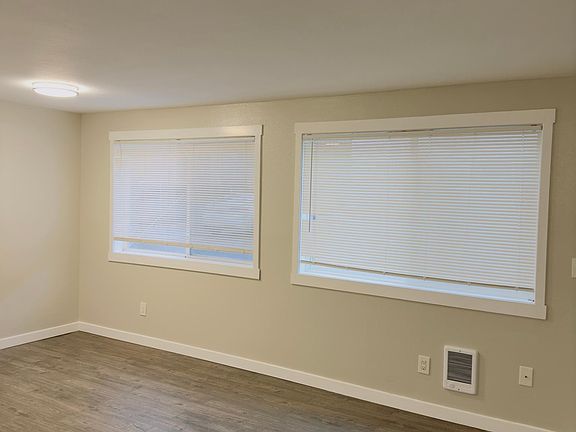 2nd image of 13731 32nd Ave NE APT 2