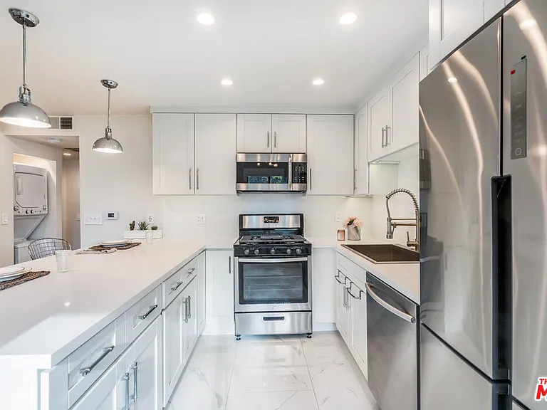 11235 Richland Ave #4 — Photo 9