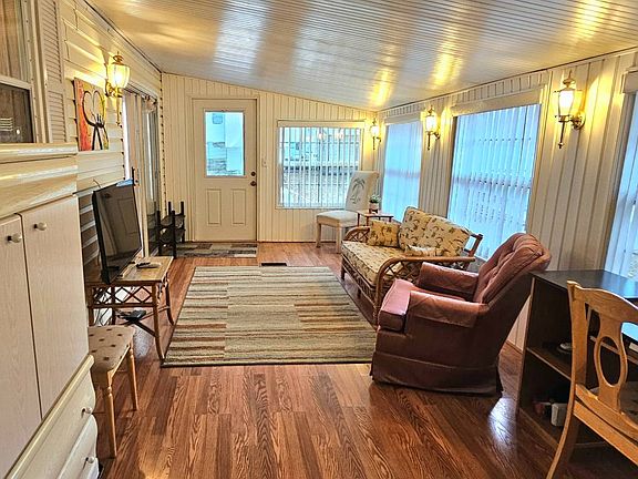 2nd image of 4630 McIntosh Rd #M2