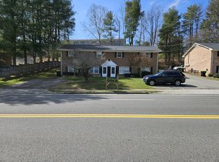 1900 Memorial Dr, Pulaski, VA 24301