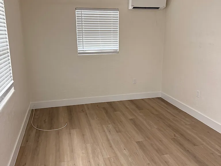525 Morrison Ave #4 — Photo 3