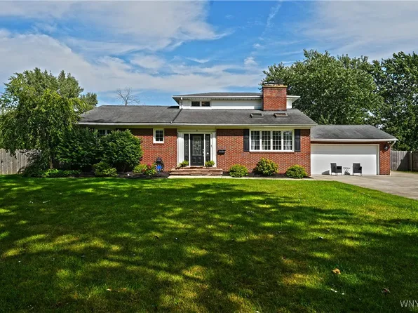 76 E Maplemere Rd, Williamsville, NY 14221