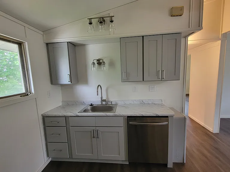 1115 Moreland St #4 — Photo 1