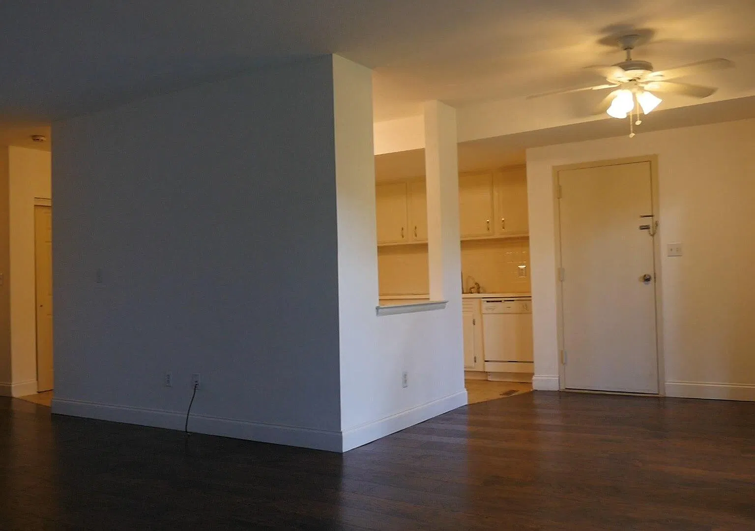 2 bed, 1170 sqft, $1,800 — Photo 2