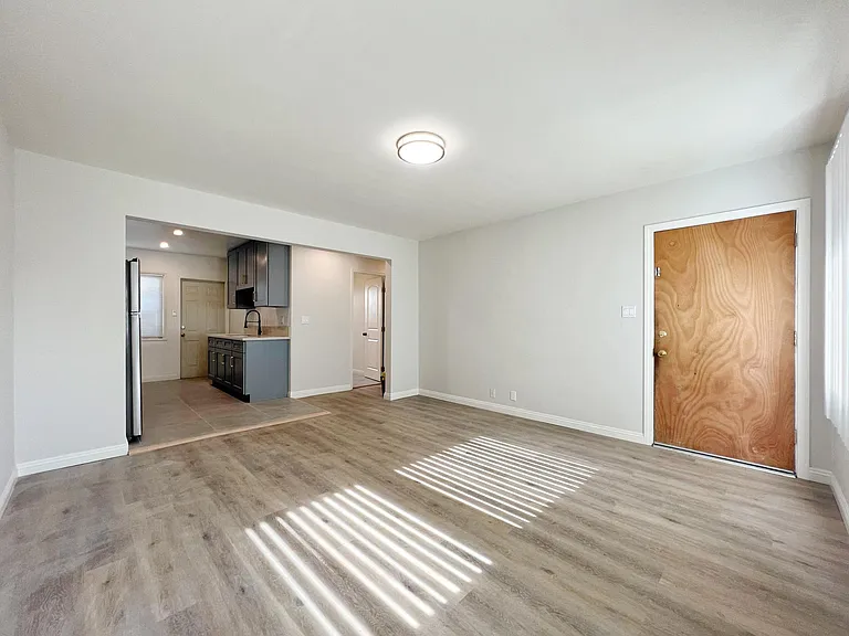 325 N Garfield Ave #I — Photo 8