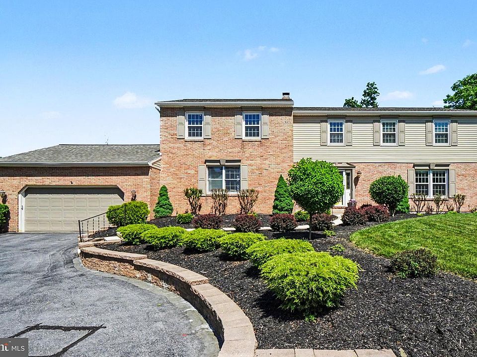 1st image of 2265 Forest Hills Dr
