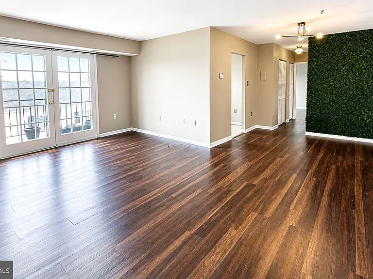430 N Armistead St #303 — Photo 3