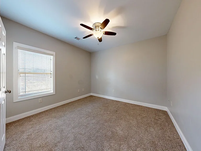 176 Garrett Dr — Photo 14