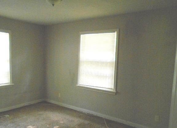 5th image of 251 S Marguerite Ave