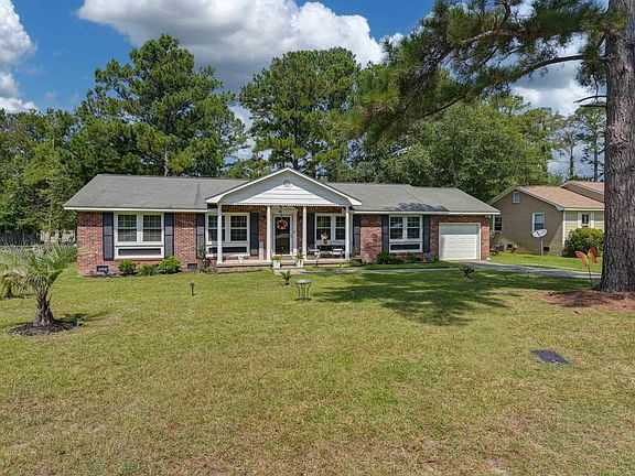 3rd image of 209 Sommerset Dr