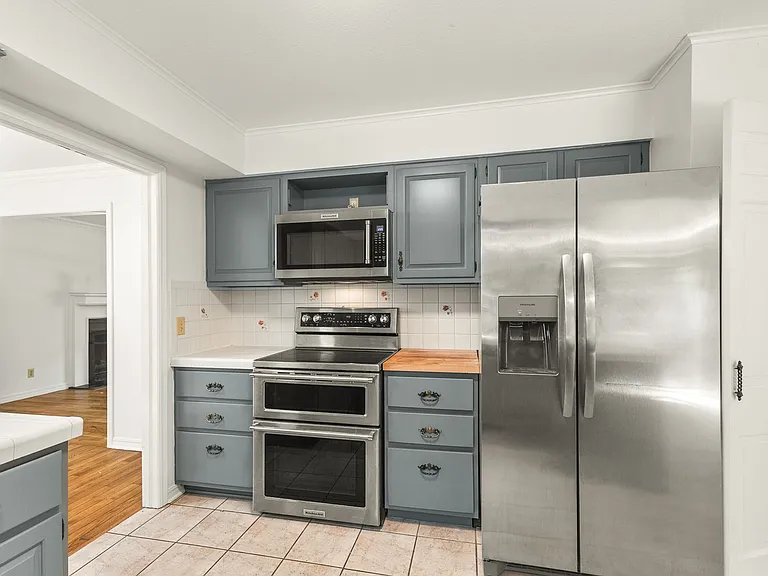 2825 E Inwood Ln — Photo 14