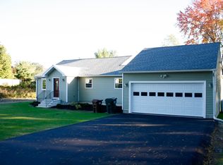 4 Pioneer Ln, Auburn, MA 01501