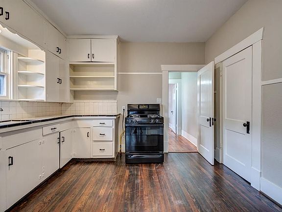5th image of 115 Goldenrod St #A