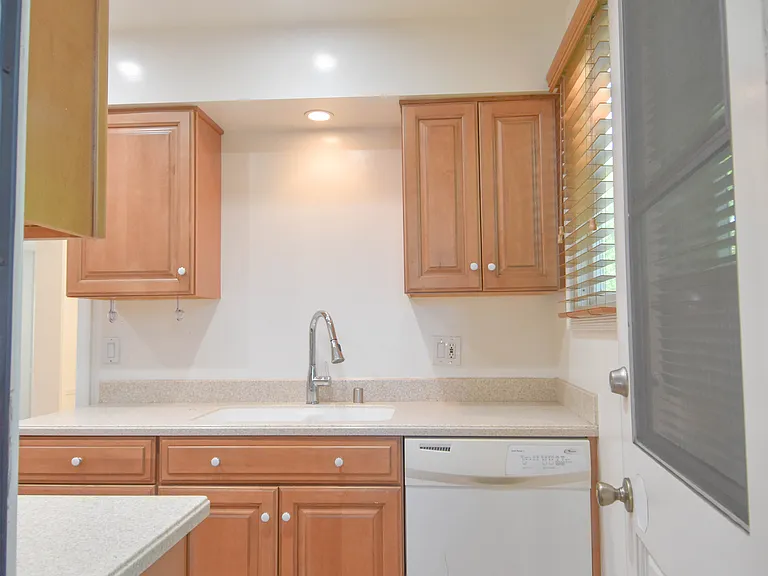 9356 W Olympic Blvd #1/2 — Photo 16