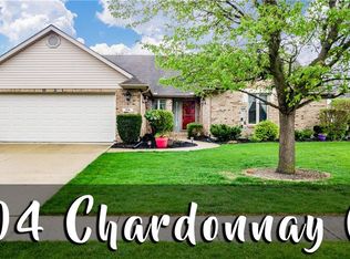 104 Chardonnay Ct, Englewood, OH 45322