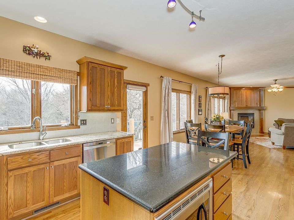 2nd image of 209 W Sienna Ct