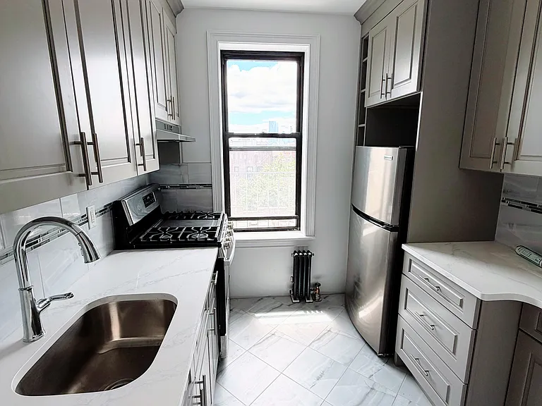 28-04 33rd St #16 — Photo 2