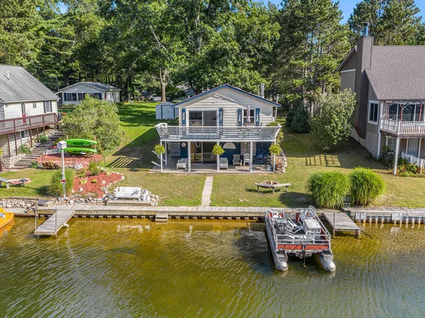 1913 N White Birch Dr, Mears, MI 49436