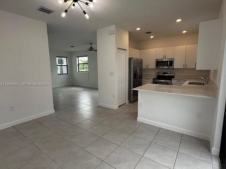 28532 SW 133rd Path — Photo 4