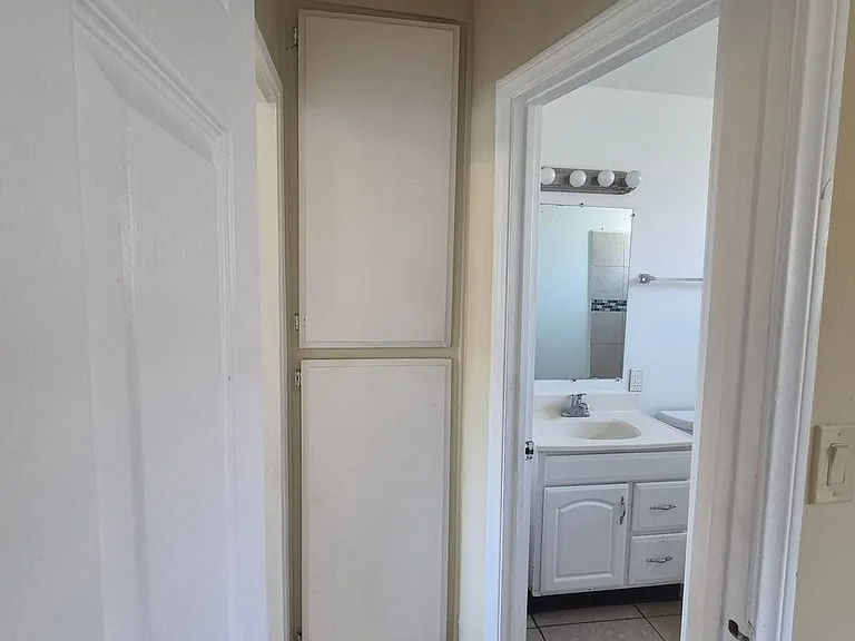 4251 Marlborough Avenue — Photo 11