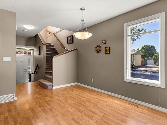 5th image of 383 N Pickard Way