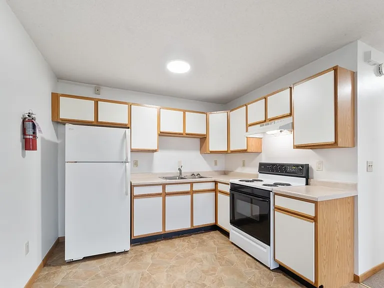 Wild Grove Apartments - College View — Photo 4