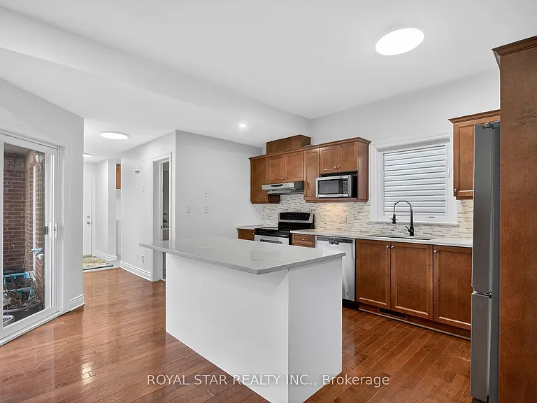 1448 Queensdale Ave — Photo 17