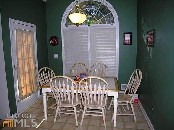4th image of 2350 Friars Gate Dr