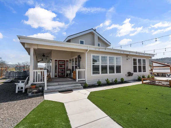 4886 Antelope Rd, White City, OR 97503