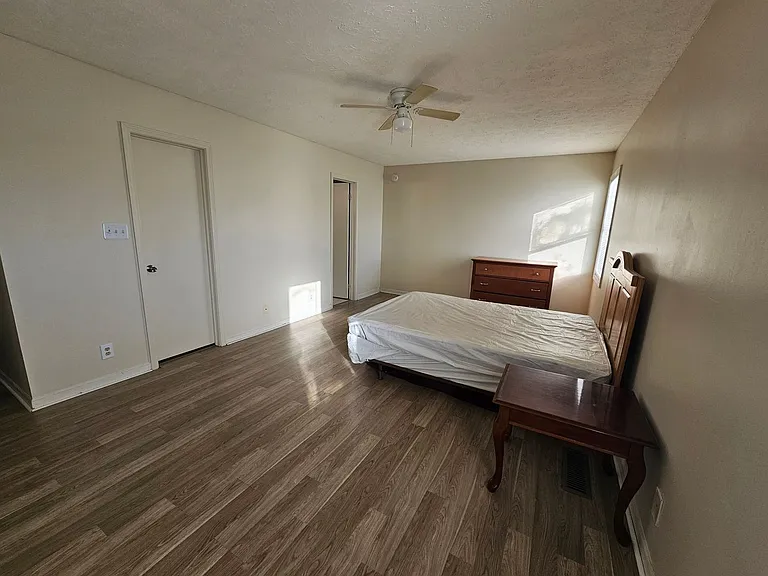 755 Burcale Rd #E6 — Photo 23