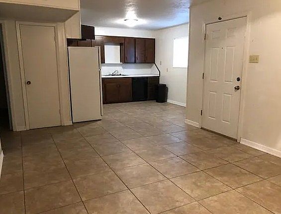 2nd image of 1516 Kent Ave