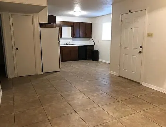 1516 Kent Ave — Photo 3