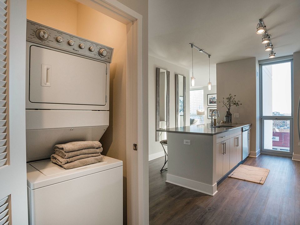 1st image of 150 W Polk St #2604