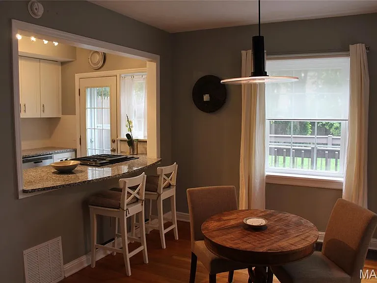 1119 Sanford Ave — Photo 6