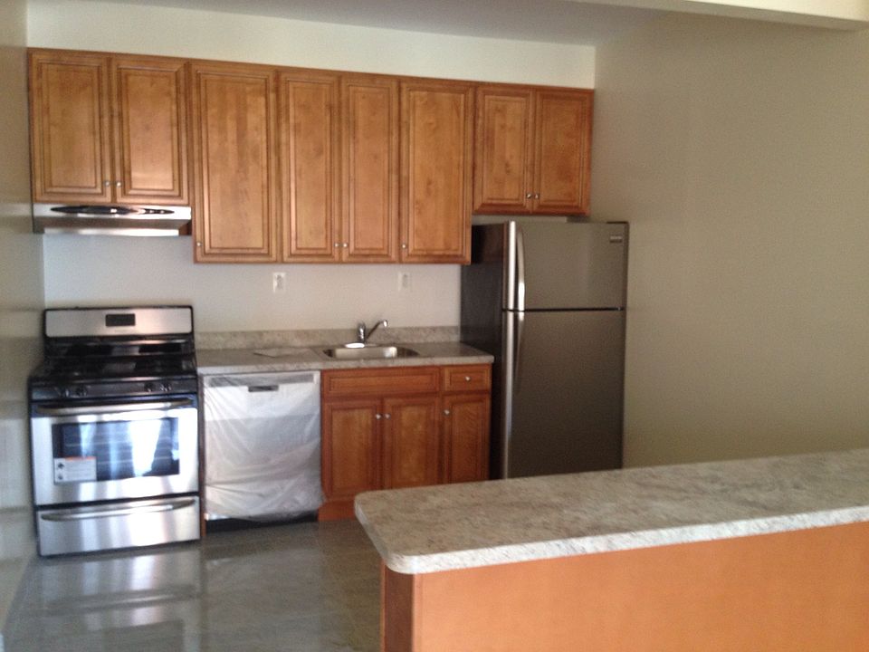 1st image of 2846 38th St