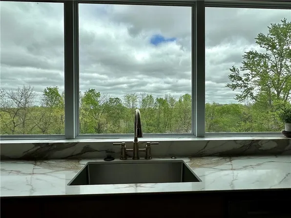 10000 NE 112th St, Kansas City, MO 64157