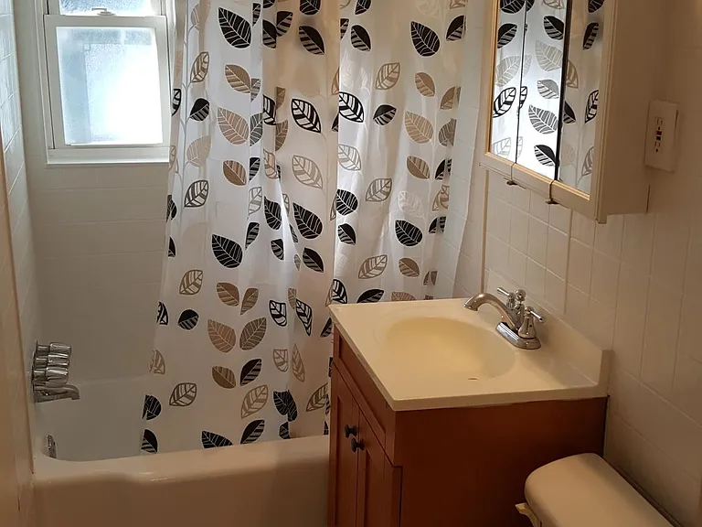 1133 Gilbert St SE #2 — Photo 2