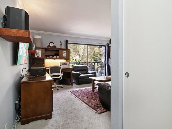 5th image of 900 Cambridge Drive #18