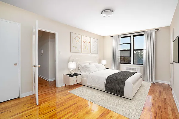 Rented by Waldstar Real Estate LLC | media 6